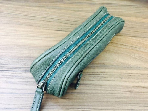 ペンケースのレザー