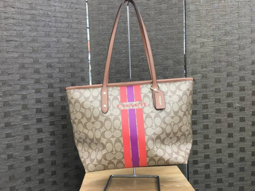 バッグのコーチ(COACH)
