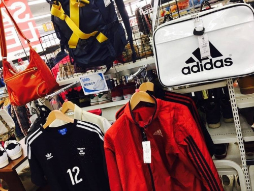 アディダス(adidas)のアディダス