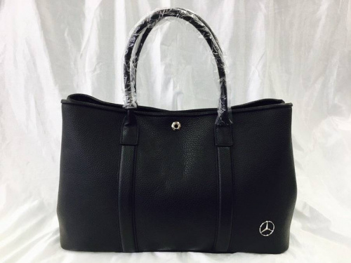 ブランド・ラグジュアリーのBARNEYS NEWYORK