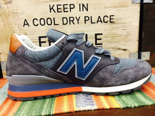 スニーカーのニューバランス(new balance)