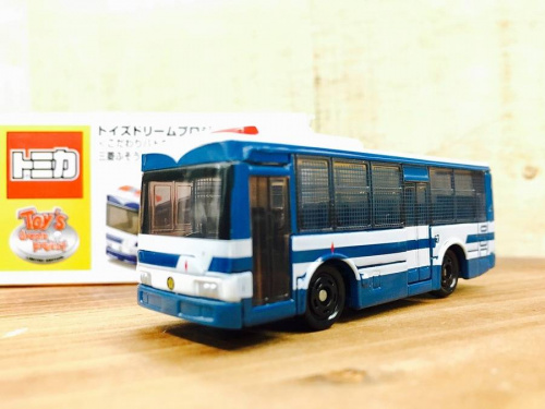 トミカのTOMY