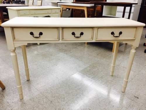 特選家具のLaura Ashley