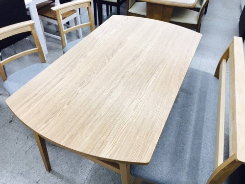 特選家具のウニコ（UNICO）