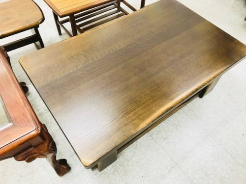 家具・インテリアのテーブル
