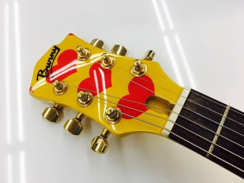 ギターのBurny