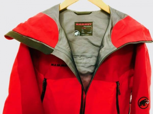 シェルジャケットのMAMMUT