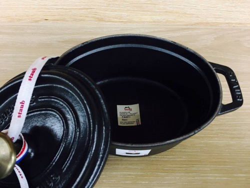 STAUBのココットオーバル