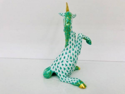フィギュリンのHEREND