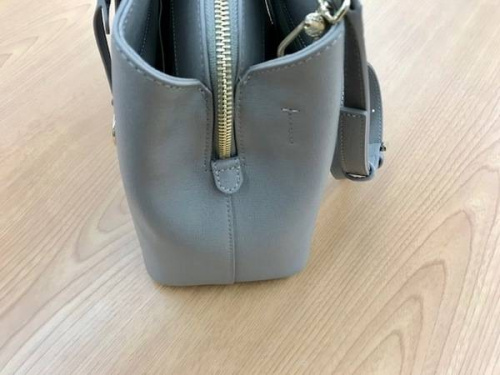 レディースファッションのFURLA