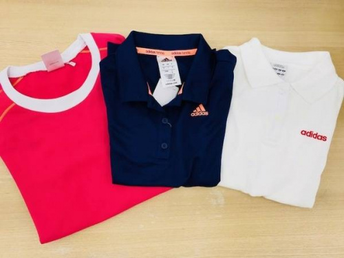 トレーニング用品のスポーツウェア