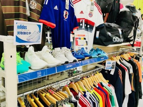 アディダス（adidas）の買取強化中