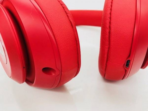 ヘッドホンのBeats