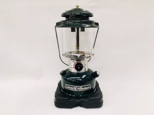 アウトドアのランタン