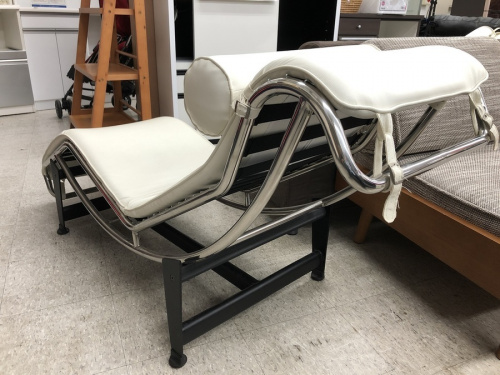 ソファのリプロダクト