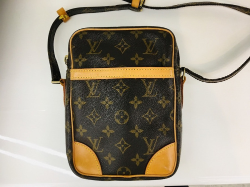 バッグのLOUIS VUITTON