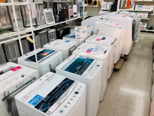 HITACHI