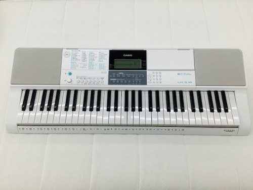 楽器の電子ピアノ