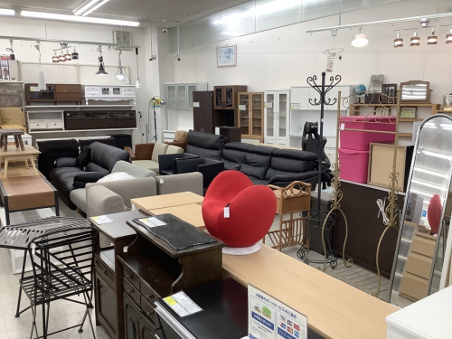 家具のイス　テーブル　ダイニング　チェスト　食器棚　カップボード　レンジボード　ソファー　チェア