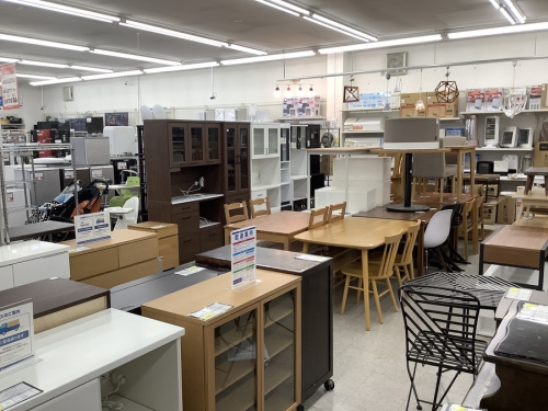 イス　テーブル　ダイニング　チェスト　食器棚　カップボード　レンジボード　ソファー　チェアの買取　リサイクル　中古