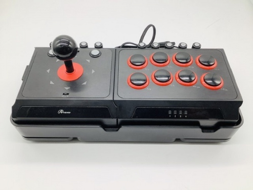 ゲームのアーケードコントローラー