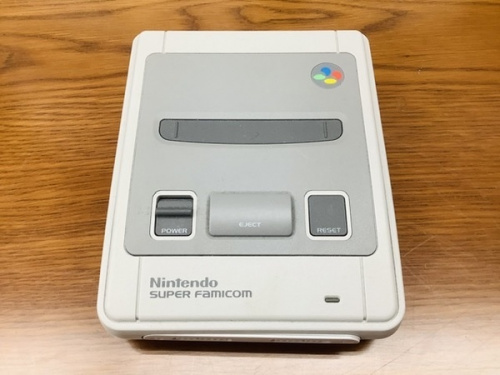 ゲーム機のスーパーファミコンクラシックミニ
