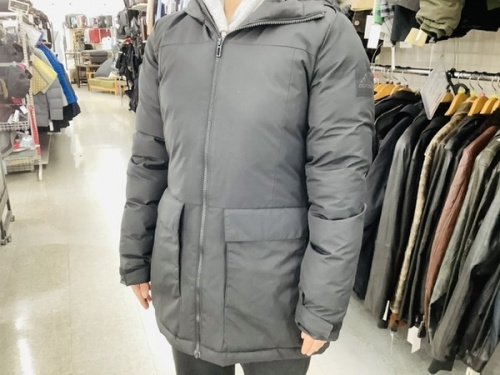 レディースファッションのパーカー