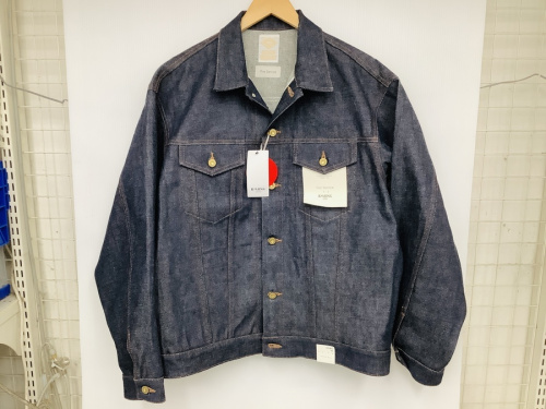 トップスのジャケット