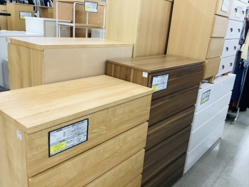 ソファーのチェスト