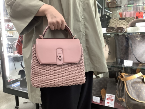 フェラガモのショルダーバッグ