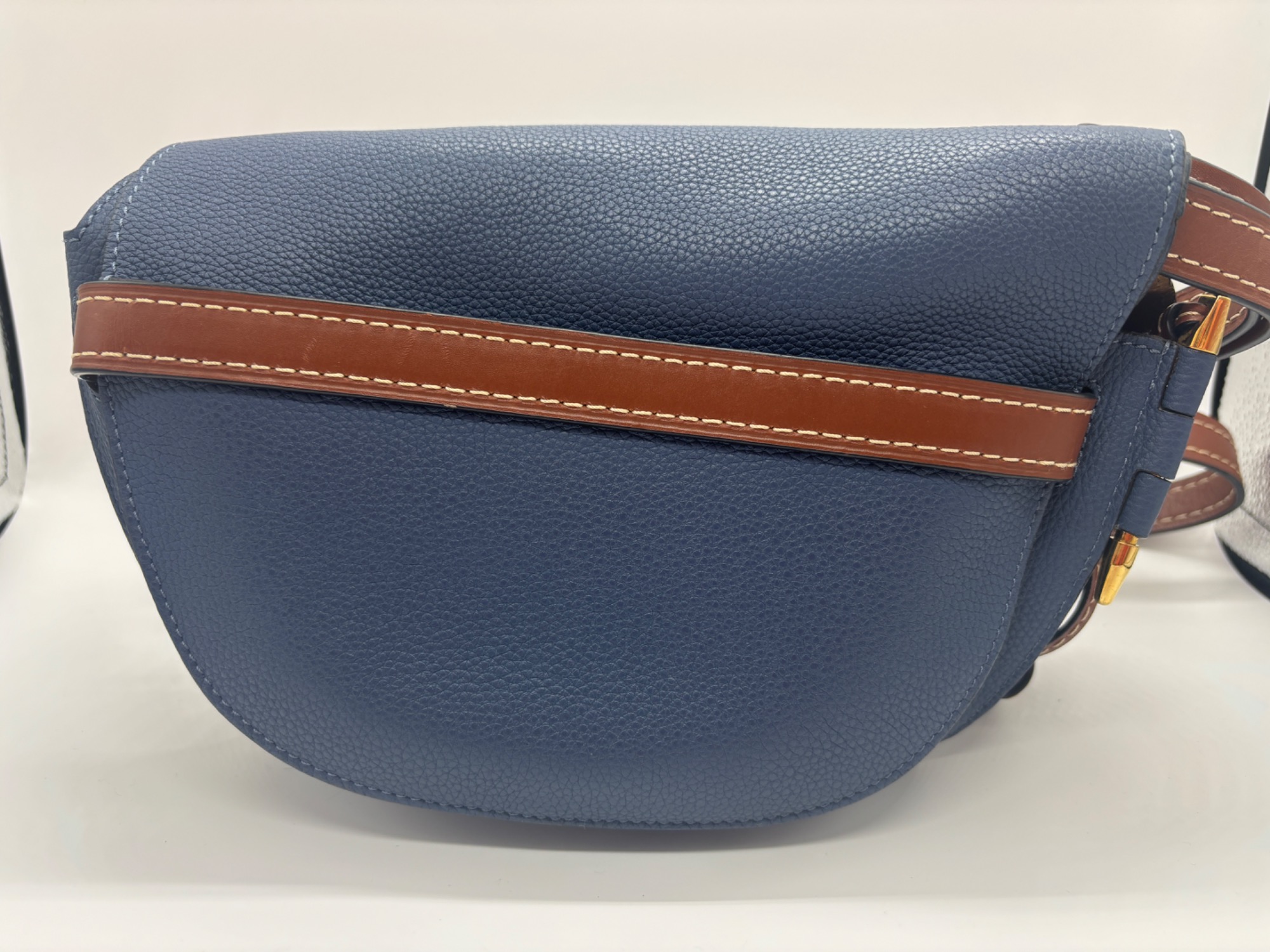 【関税込&追跡】LOEWE ショルダー バッグ LOEWEからショルダーバッグのご紹介♪|2025年05月14日