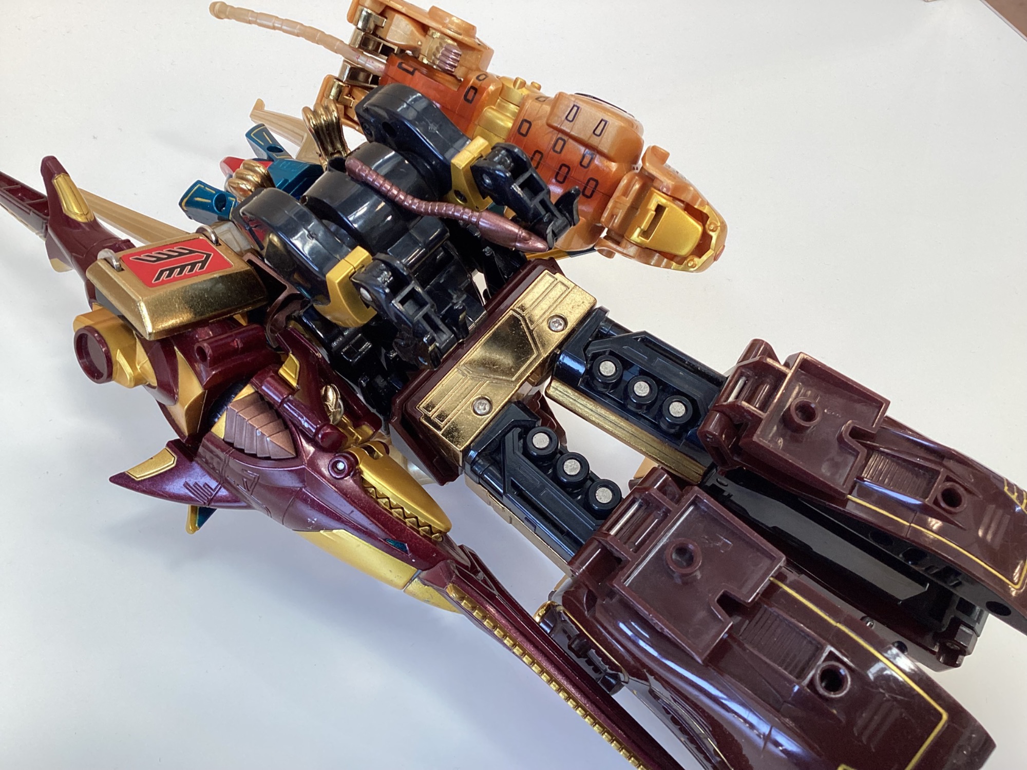 BANDAIから百獣戦隊ガオレンジャー DX超合金 ガオゴットのご紹介