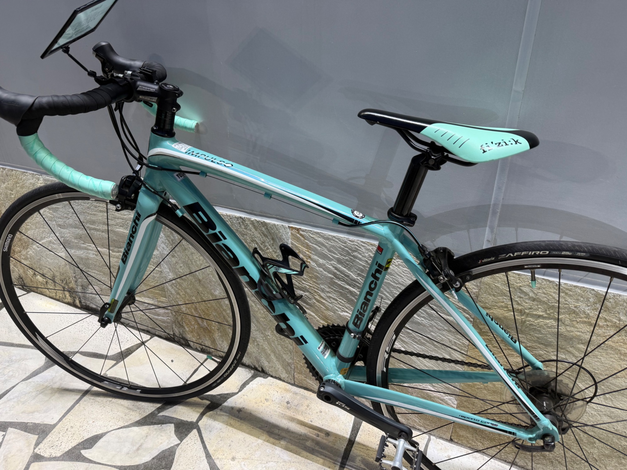 Bianchiロードバイク【レア】良品(使用3年)【世田谷区に取りに来れる方 】 Bianchiロードバイク【レア】良品(使用3年)【世田谷区に取りに