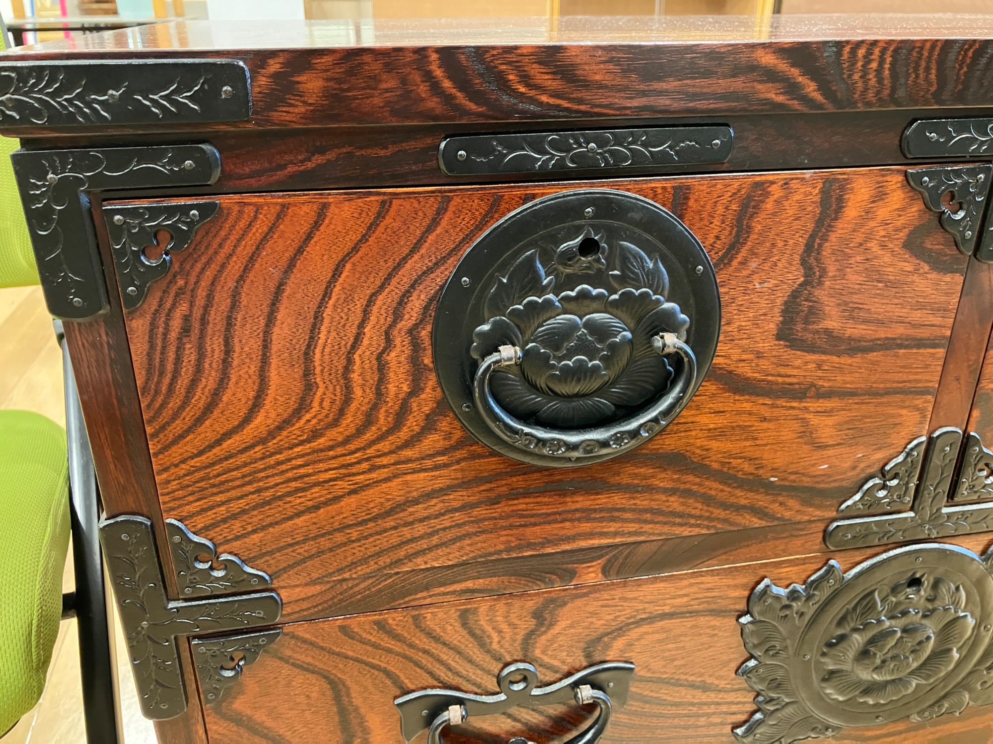 【トレファク府中】岩谷堂箪笥　1枚扉ワードローブ 岩谷堂箪笥 (イワヤドウタンス) 和タンス 鍵付｜トレファクONLINE