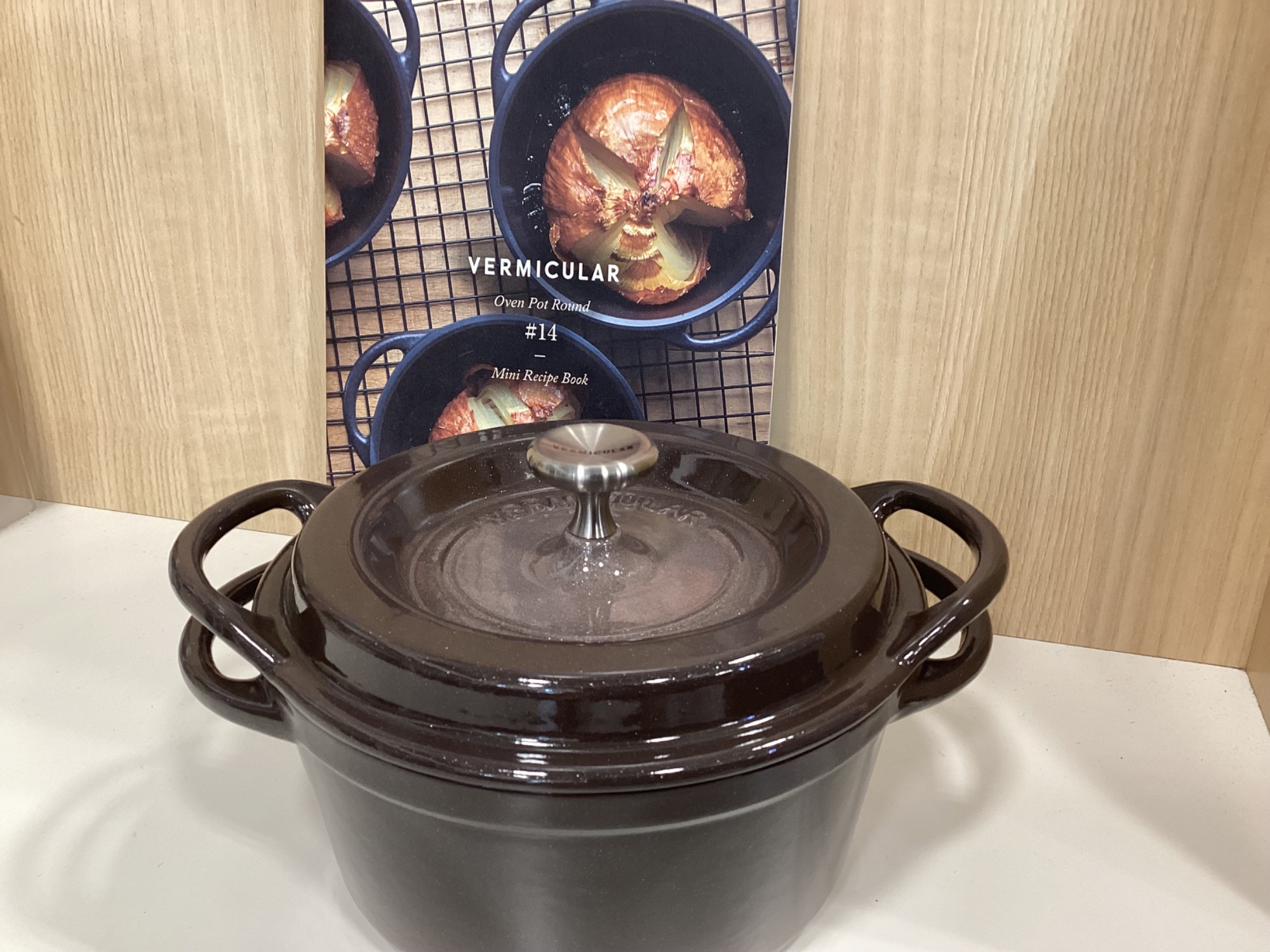 【中古】VERMICULAR オーブンポット 22cm ブラック Vermicular（バーミキュラ）オーブンポット買取入荷いたしました