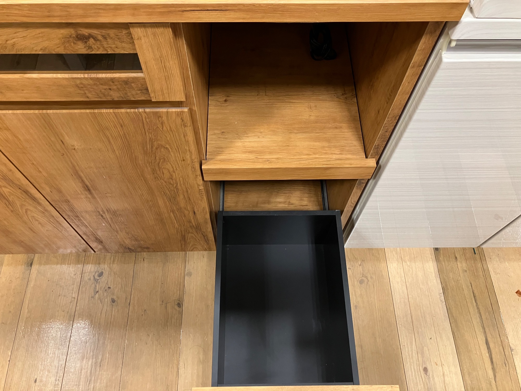 東馬 キッチンカウンター Kaylaのご紹介です！｜2025年12月19日