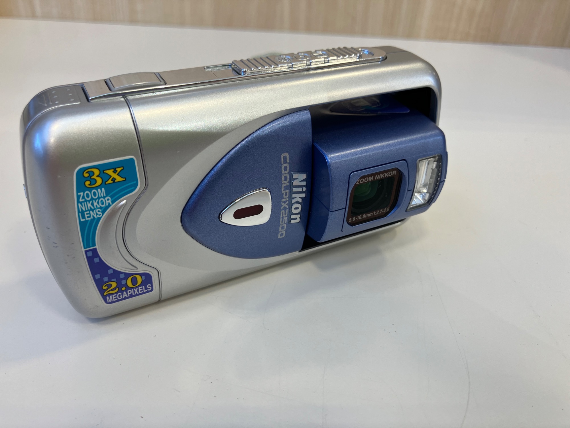 Nikon（ニコン）コンパクトデジタルカメラCOOLPIX2500のご紹介です