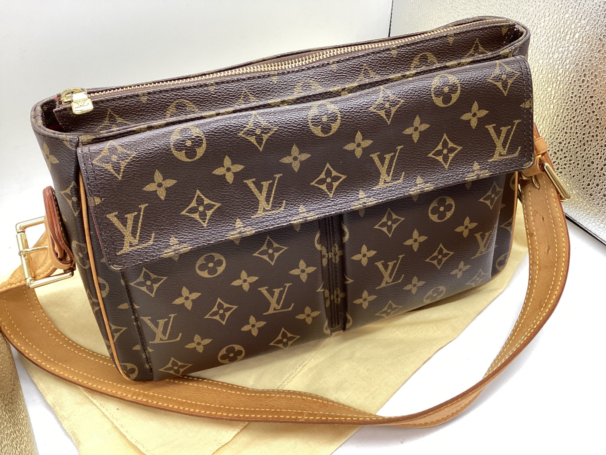LOUIS VUITTONからショルダーバックのご紹介です！｜リサイクル