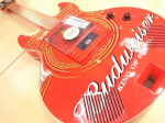 CDが聞けるギター？バドワイザーデザインのギター型CDプレーヤーが入荷