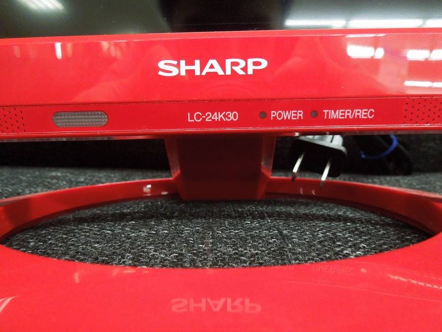 🍀【美品】珍しい赤色の綺麗な商品です！デジタルハイビジョン液晶