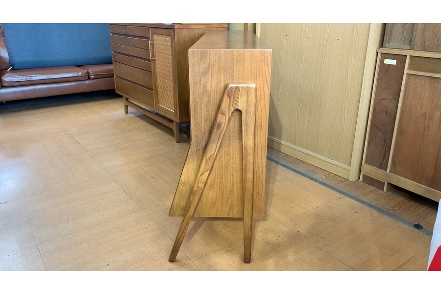 アメリカンヴィンテージ】ACME Furnitureのブックシェルフのご アメリカンヴィンテージ】ACME Furnitureのブックシェルフのご