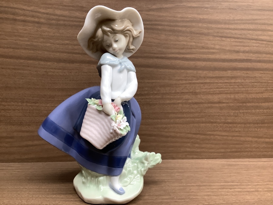 LLADRO（リヤドロ）のフィギュリンが買取入荷しました！【立川