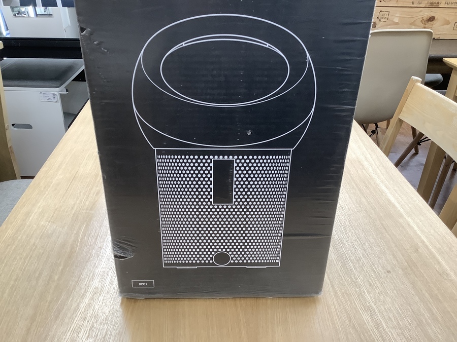 dyson(ダイソン)の空気洗浄扇風機【BP01 WH pure cooL me】を dyson(ダイソン)の空気洗浄扇風機【BP01 WH pure cooL me】を