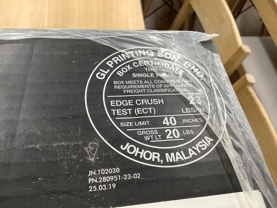 dyson(ダイソン)の空気洗浄扇風機【BP01 WH pure cooL me】を dyson(ダイソン)の空気洗浄扇風機【BP01 WH pure cooL me】を