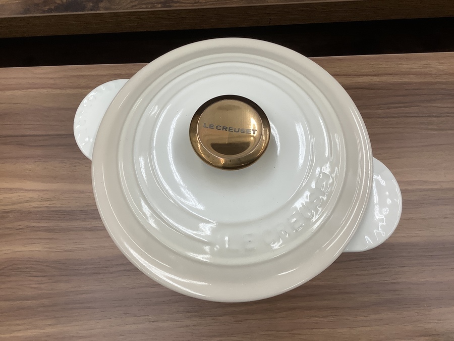LE CREUSET(ル・クルーゼ)のココット・エブリィ【18 メレンゲ LE CREUSET(ル・クルーゼ)のココット・エブリィ【18 メレンゲ