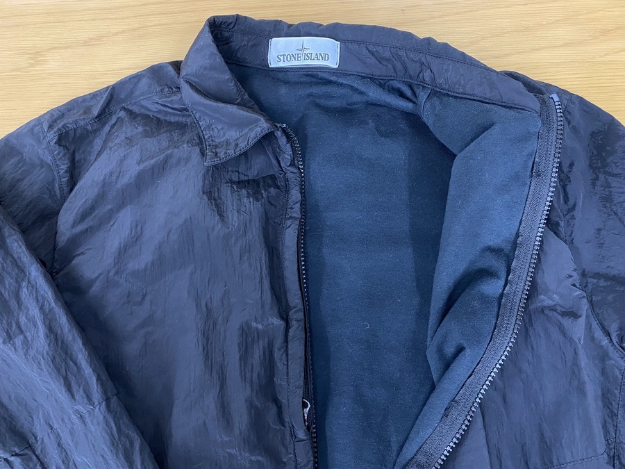 stone island(ストーンアイランド)ナイロンメタルシャツジャケットをご
