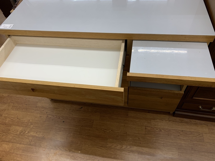 UNICO（ウニコ）の2枚扉キッチンカウンター【HUTTE ヒュッテ】をご紹介