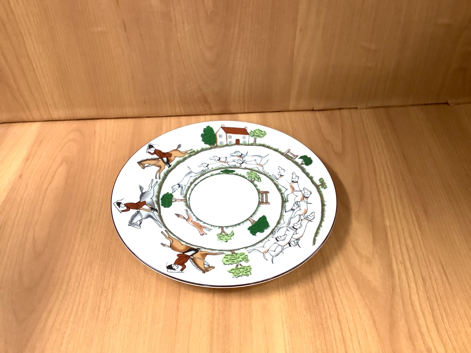 廃盤品のレア物続々！】WEDGWOOD ハンティングシーンの洋食器入荷致し