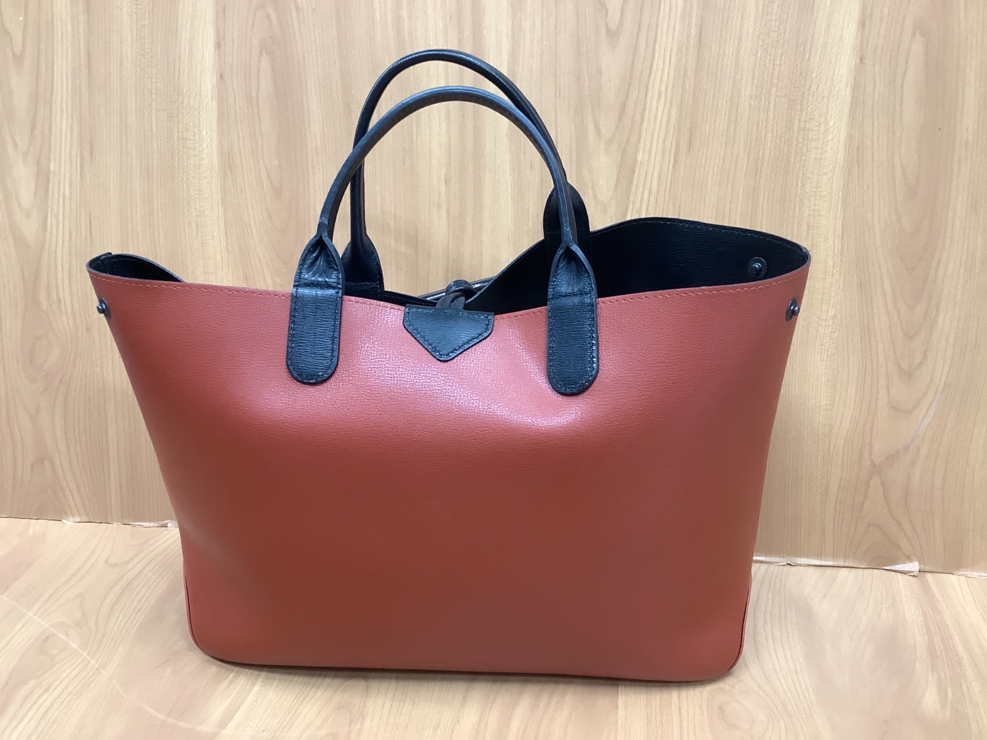 美品！！】LONGCHAMP(ロンシャン)よりリバーシブルトートバッグが入荷