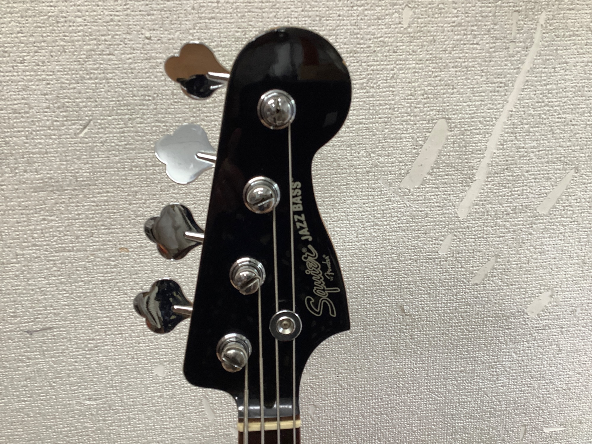 コスパ抜群のモデル！】Squier（スクワイヤー）よりジャズベース Frank